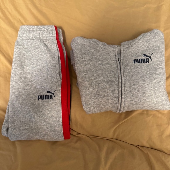 set puma for kids sweater and pants with red/blue on side of pants full zipper - Picture 1 of 9